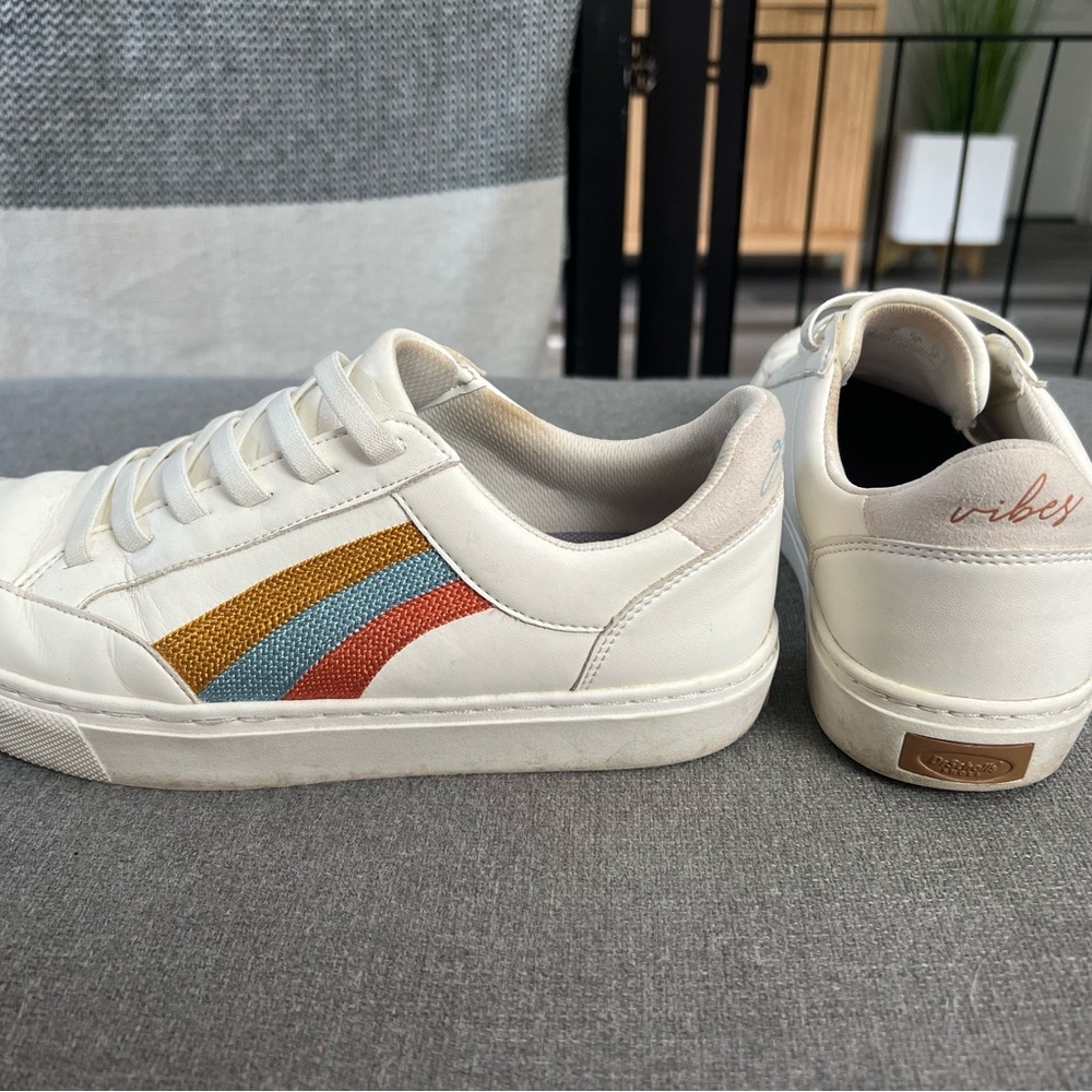 Dr. Scholl’s White Sneakers with Multicolor Stripes
